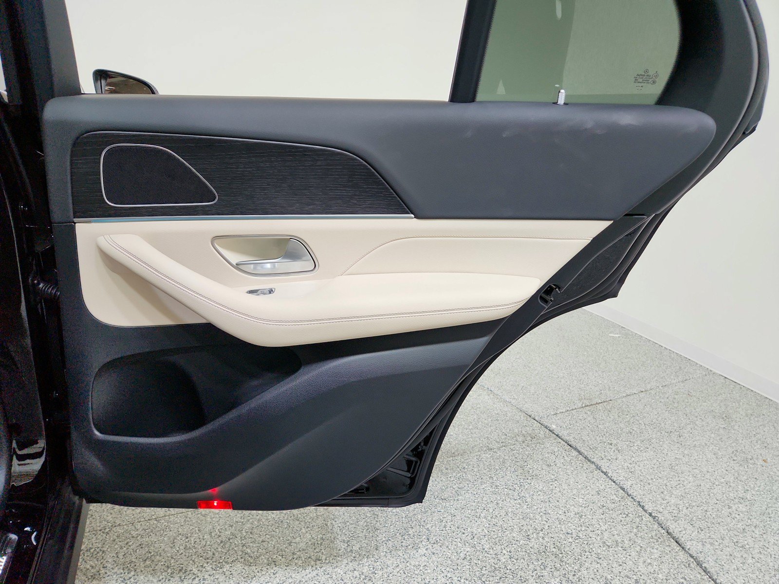 Certified 2025 Mercedes-Benz GLE 350 4MATIC image 46