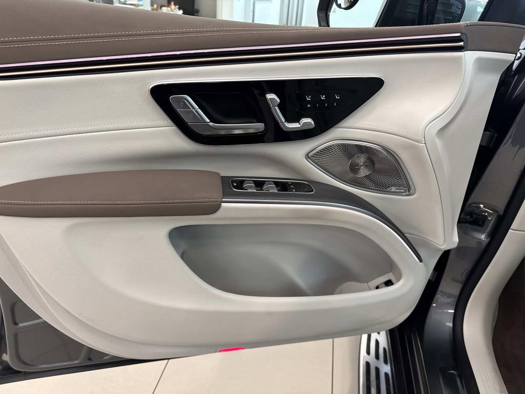 Used 2023 Mercedes-Benz EQS 450+ SUV image 19