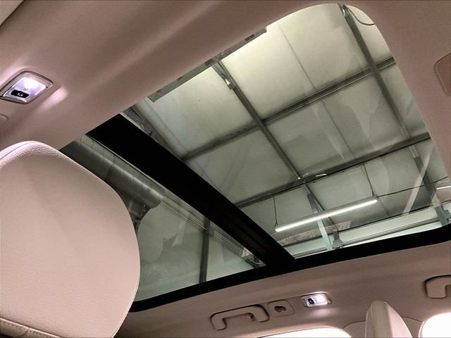 Used 2019 Volvo XC60 T5 Momentum w/ Multimedia Package AWD/4WD image 21