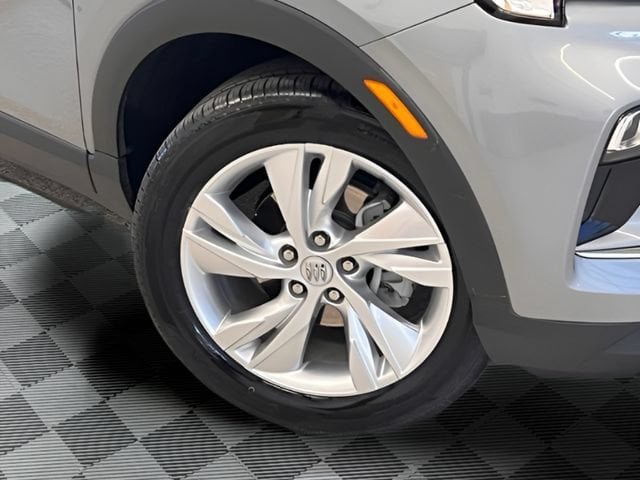 Certified 2025 Buick Encore GX Preferred AWD/4WD image 24