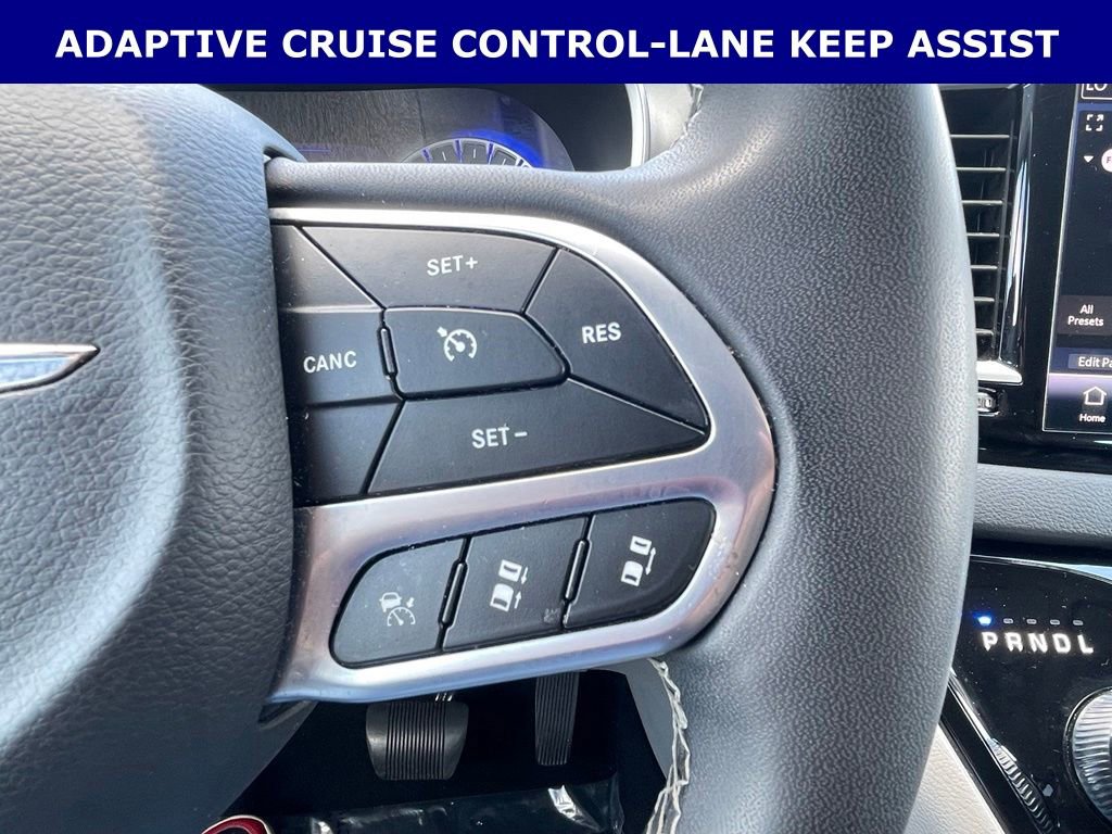 Certified 2023 Chrysler Pacifica Touring-L FWD image 13