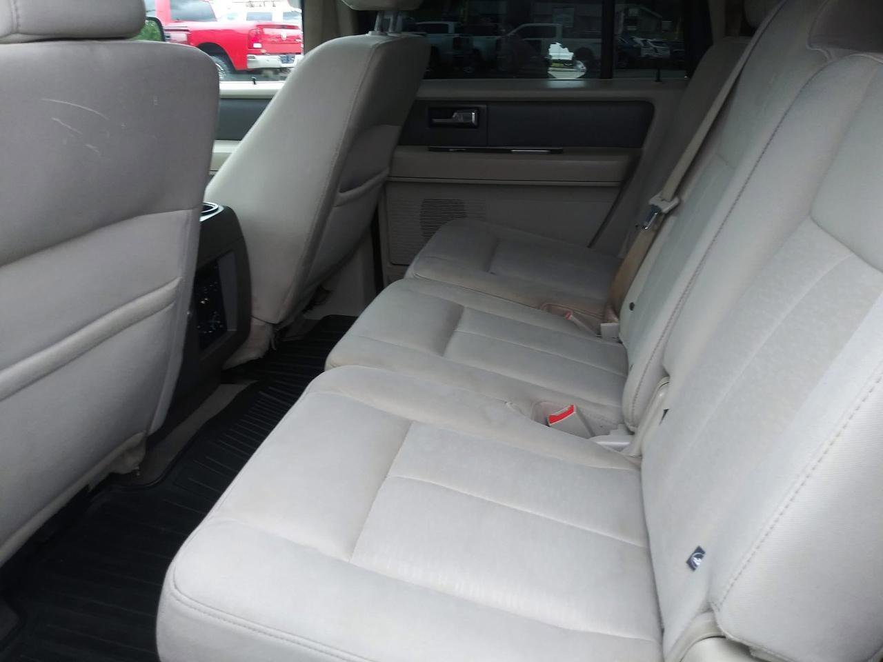 Used 2011 Ford Expedition EL XLT image 5