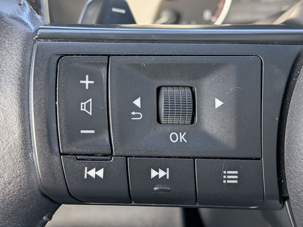 Used 2025 Nissan Pathfinder SV w/ SV Premium Package image 14