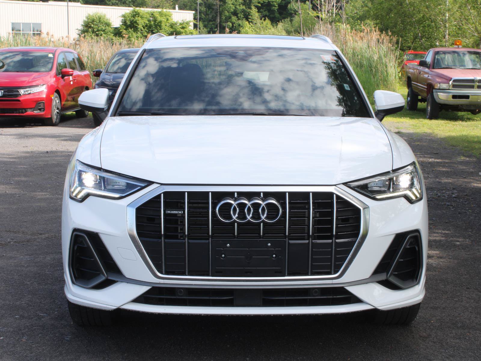 Used 2025 Audi Q3 2.0T Premium AWD/4WD image 2