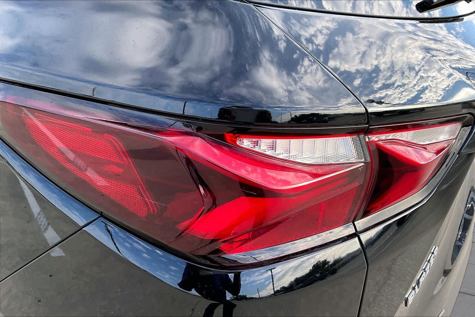 Used 2020 Chevrolet Blazer LT FWD image 27