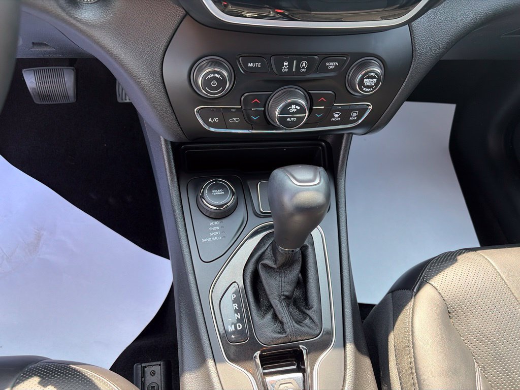 Used 2019 Jeep Cherokee Limited AWD/4WD image 29