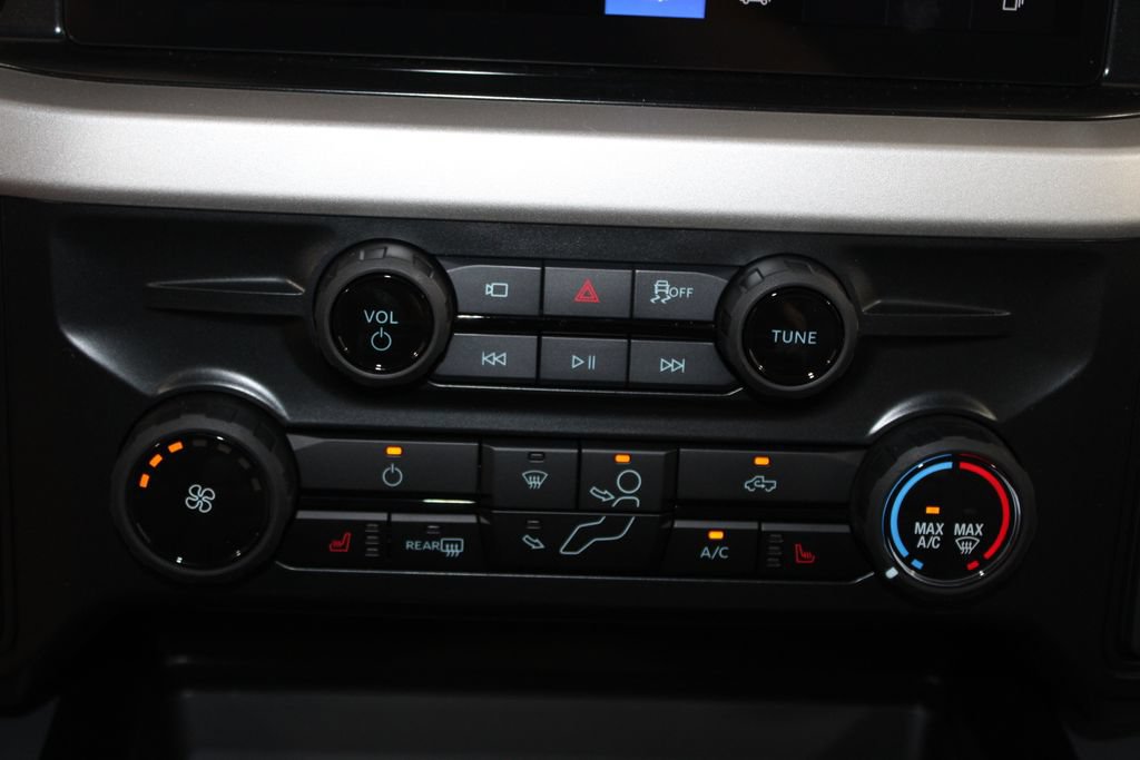 New 2026 Ford F250 XLT w/ XLT Premium Package AWD/4WD image 46