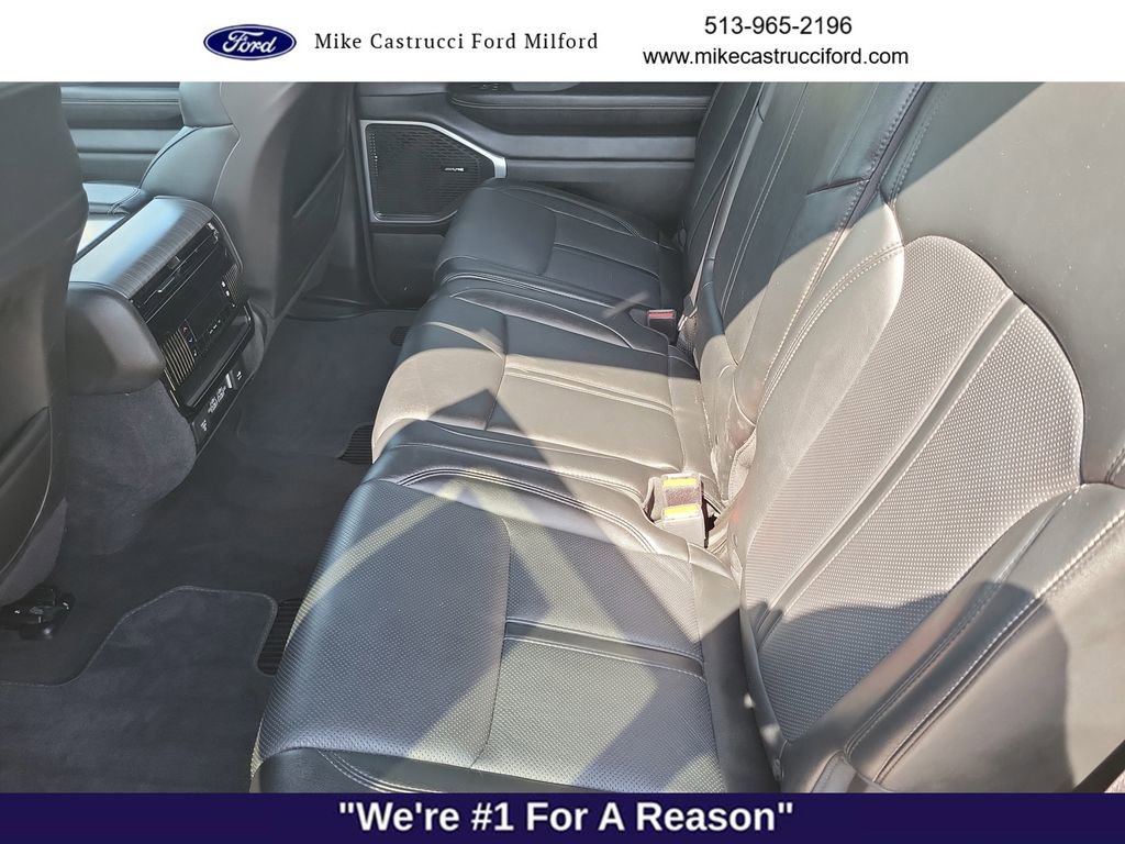 Used 2024 Jeep Wagoneer L Series III w/ Flexible Seating Group AWD/4WD image 25