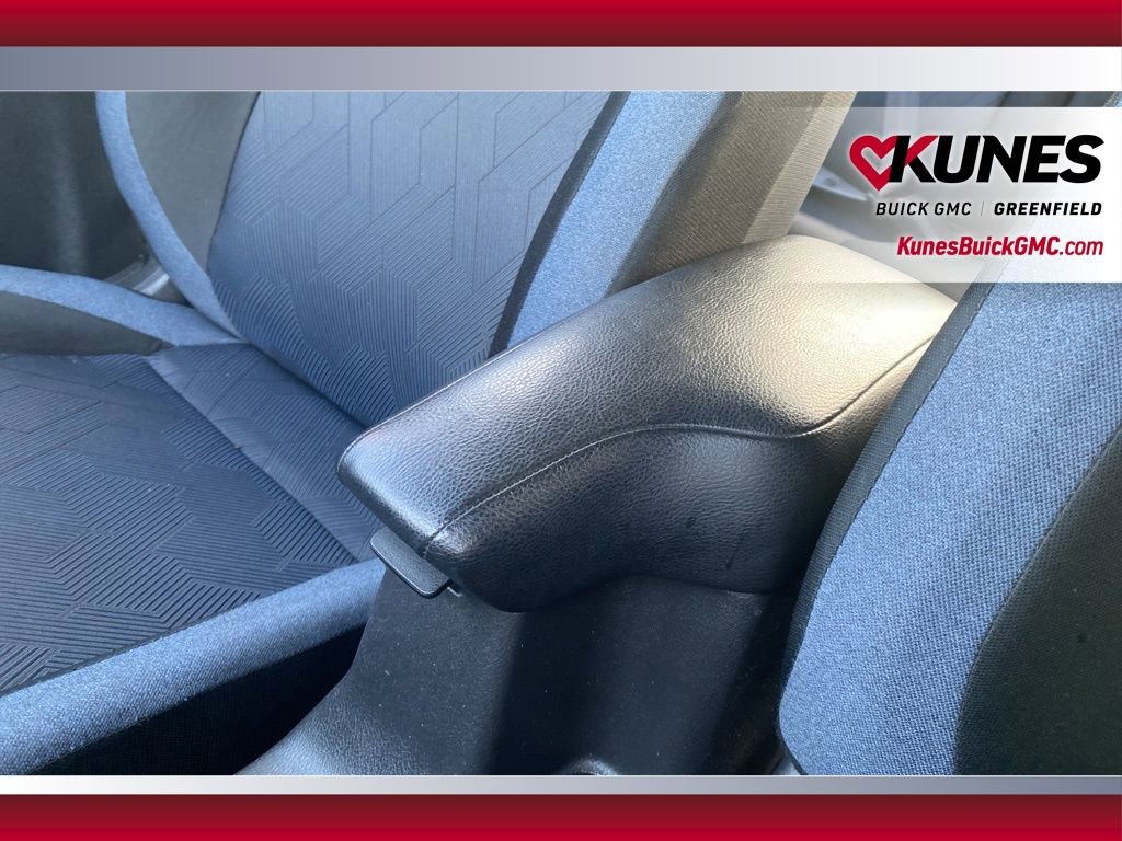 Used 2023 Nissan Versa SV image 28