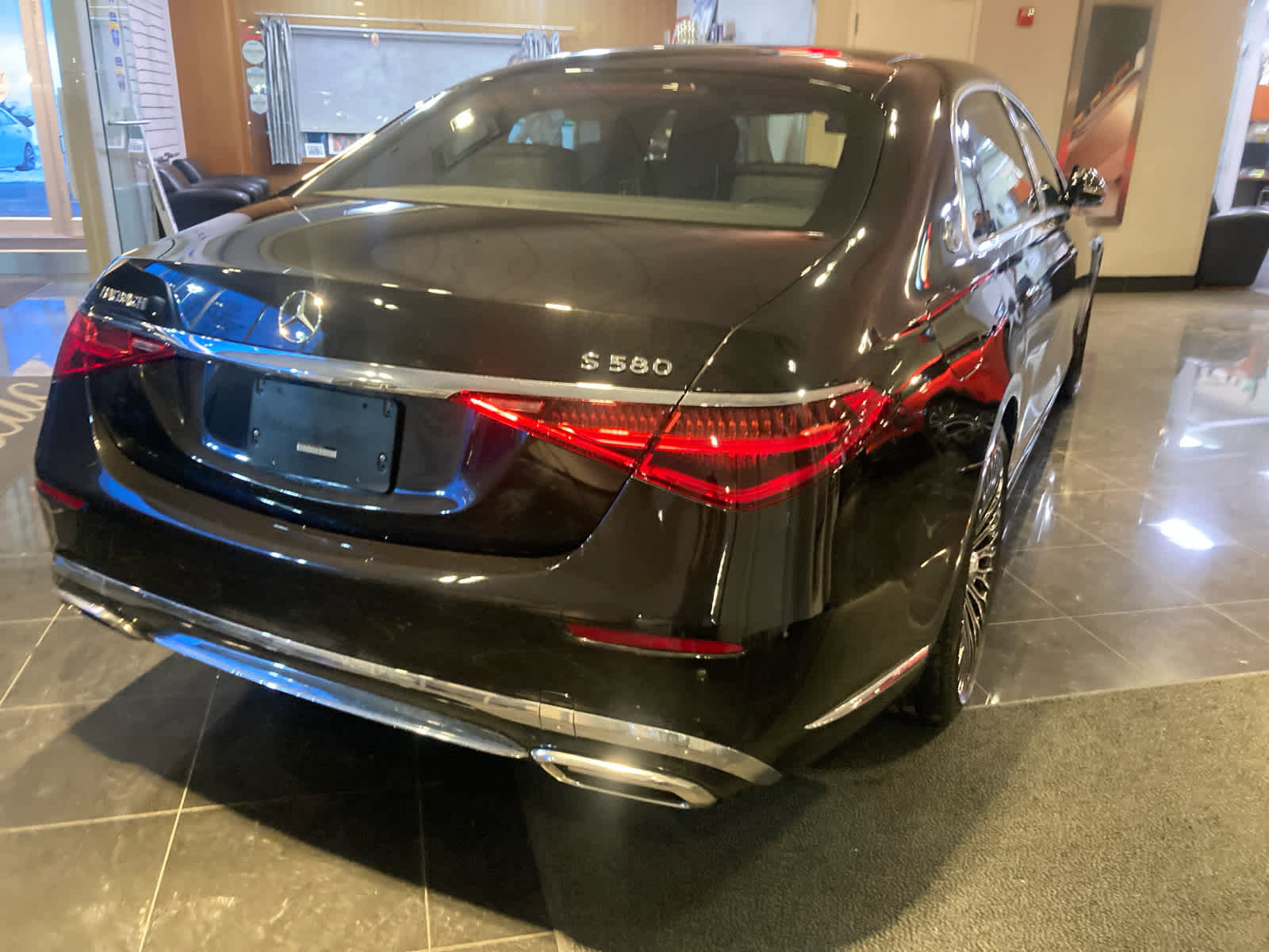 Used 2025 Mercedes-Benz Maybach S 580 4MATIC image 39