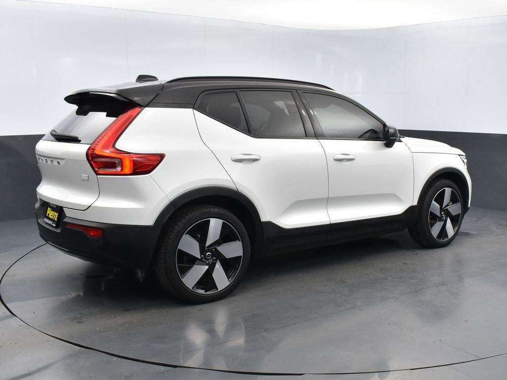 Used 2024 Volvo XC40 Recharge Plus w/ Protection Package Premier image 4
