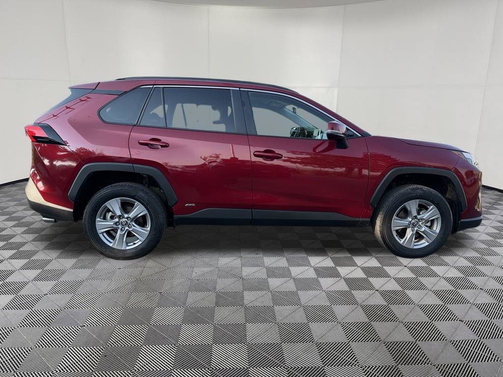 Used 2025 Toyota RAV4 XLE AWD/4WD image 10