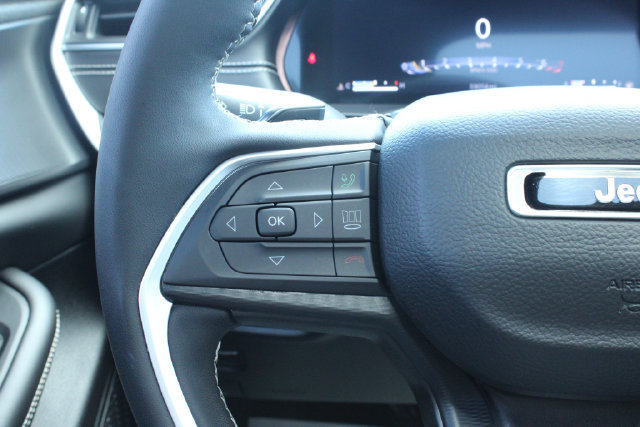 Used 2023 Jeep Grand Cherokee L Laredo AWD/4WD image 24