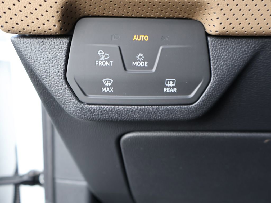 New 2026 Volkswagen Atlas Cross Sport SE AWD/4WD image 39