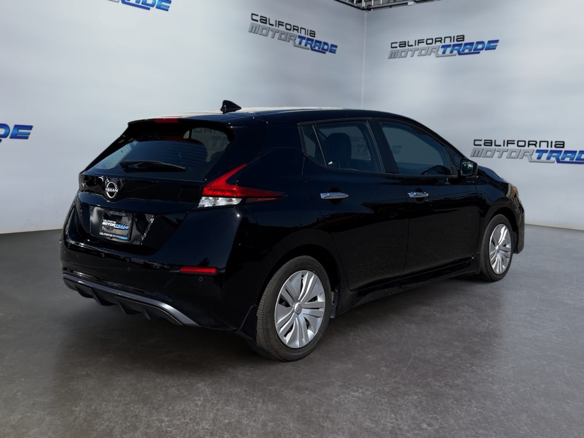 Used 2025 Nissan Leaf S FWD image 5