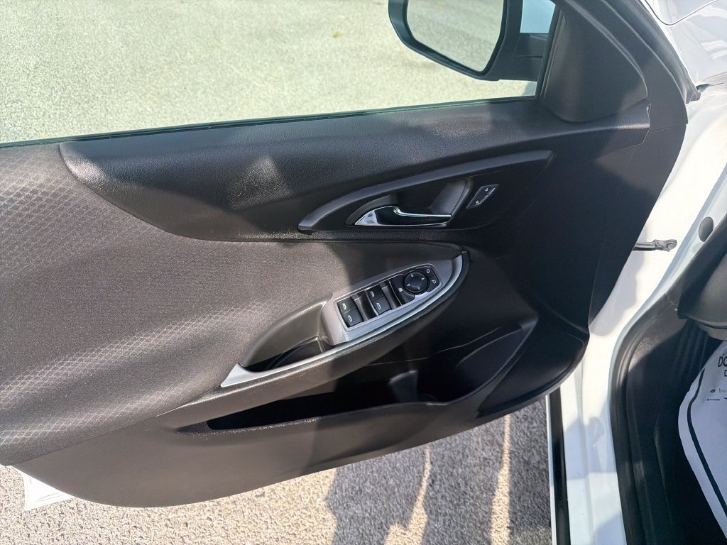 Used 2025 Chevrolet Malibu LT FWD image 11