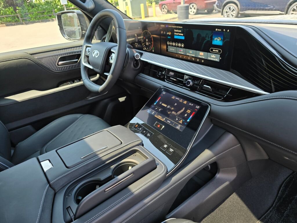 New 2025 INFINITI QX80 Autograph image 11