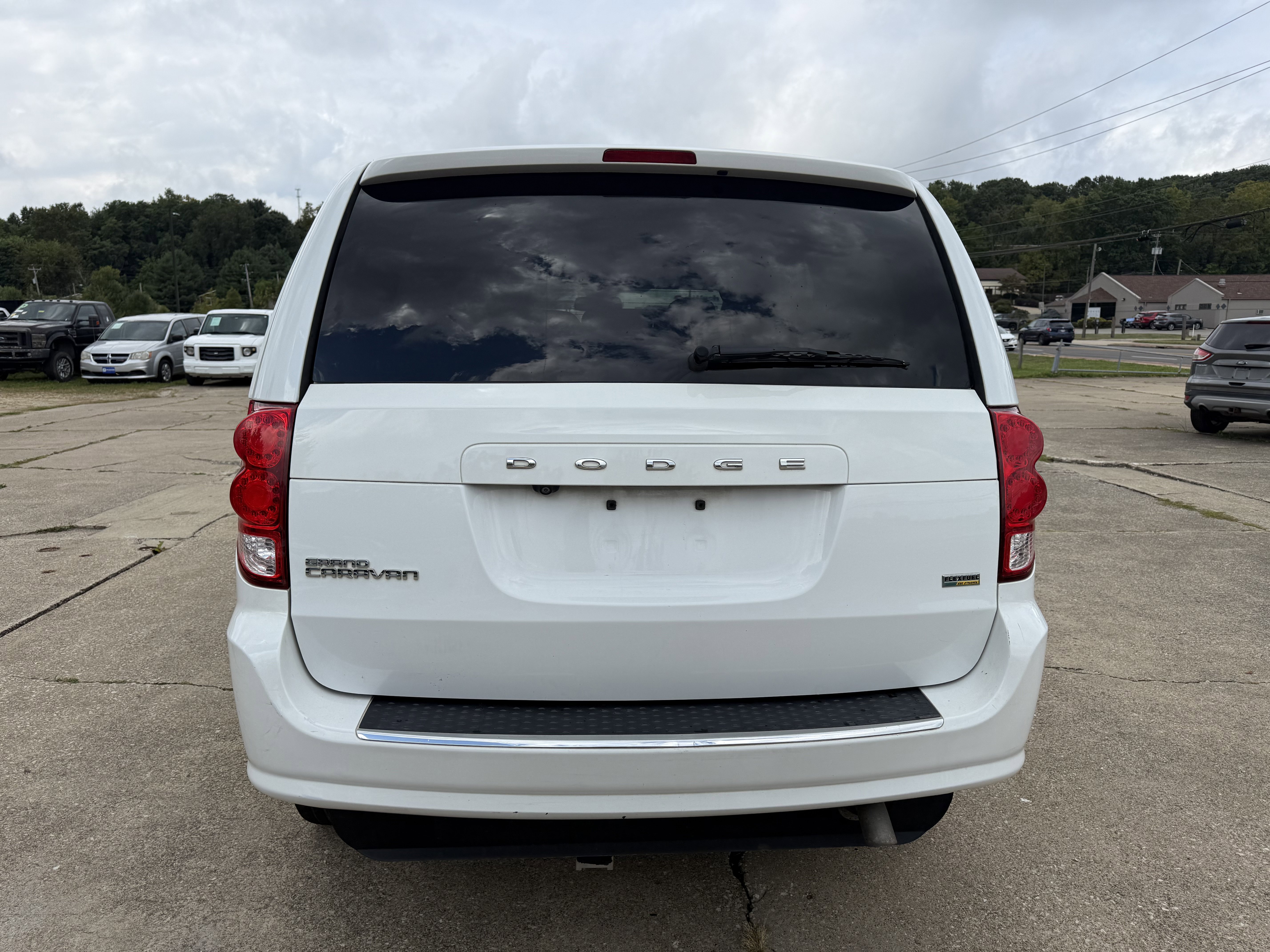 Used 2019 Dodge Grand Caravan SE image 9