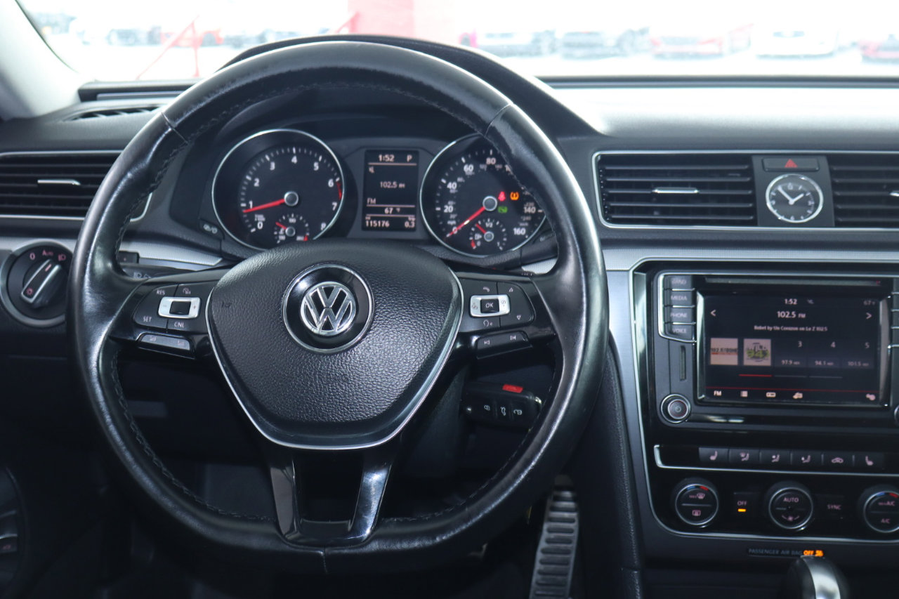 Used 2017 Volkswagen Passat 1.8T R-Line image 17