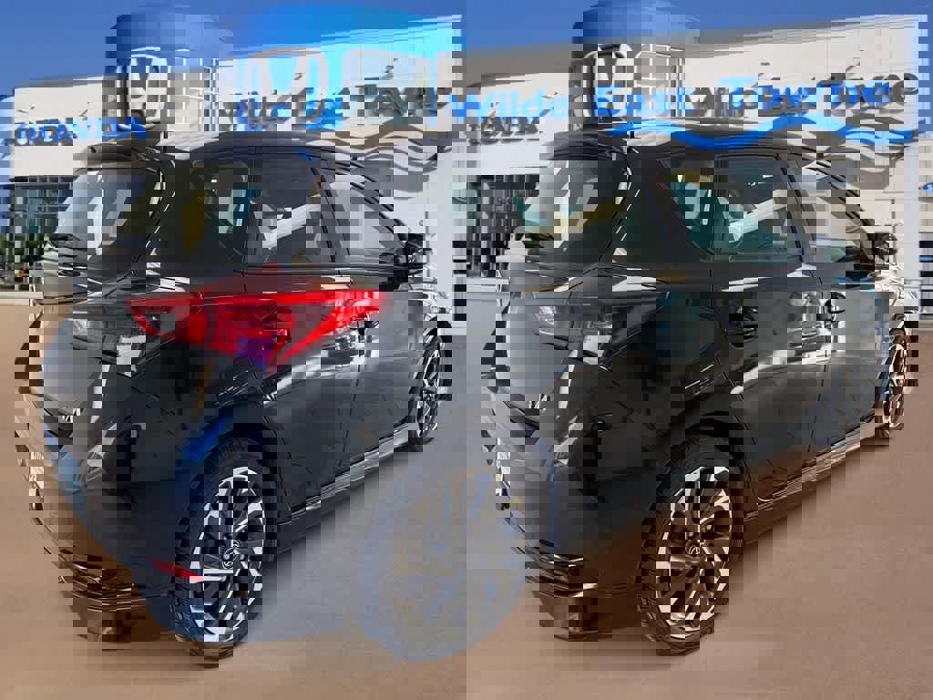 Used 2017 Toyota Corolla iM image 8