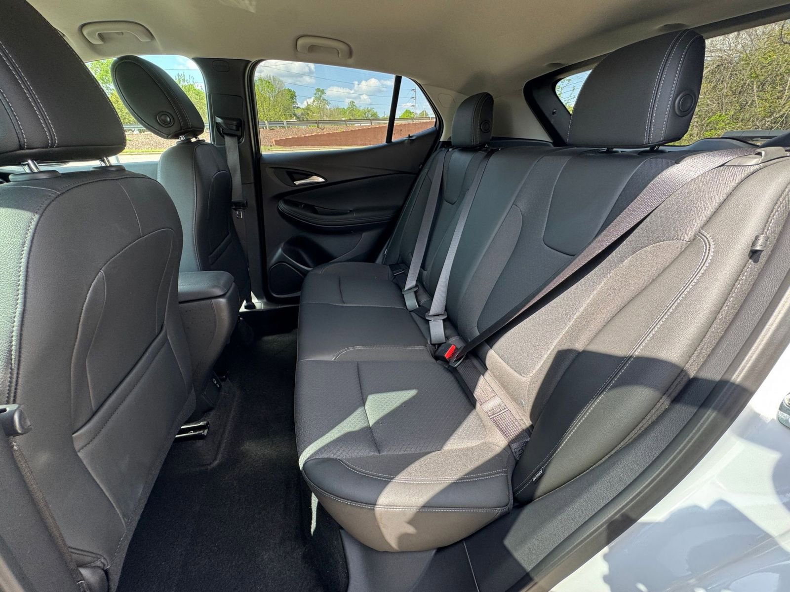 Used 2025 Buick Encore GX Preferred image 33