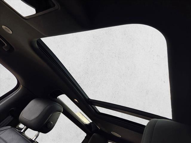 Certified 2023 Land Rover Defender 90 V8 image 16