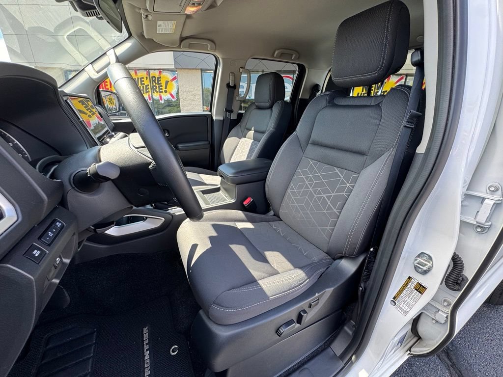 Used 2025 Nissan Frontier SV w/ SV Convenience Package AWD/4WD image 33