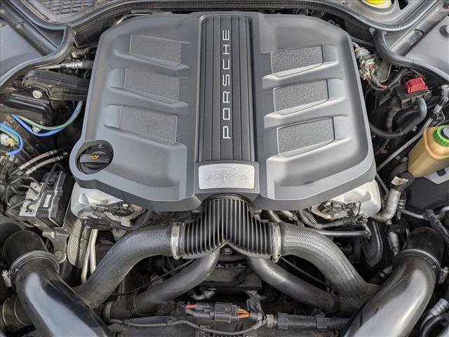 Used 2014 Porsche Panamera 4S Executive image 24