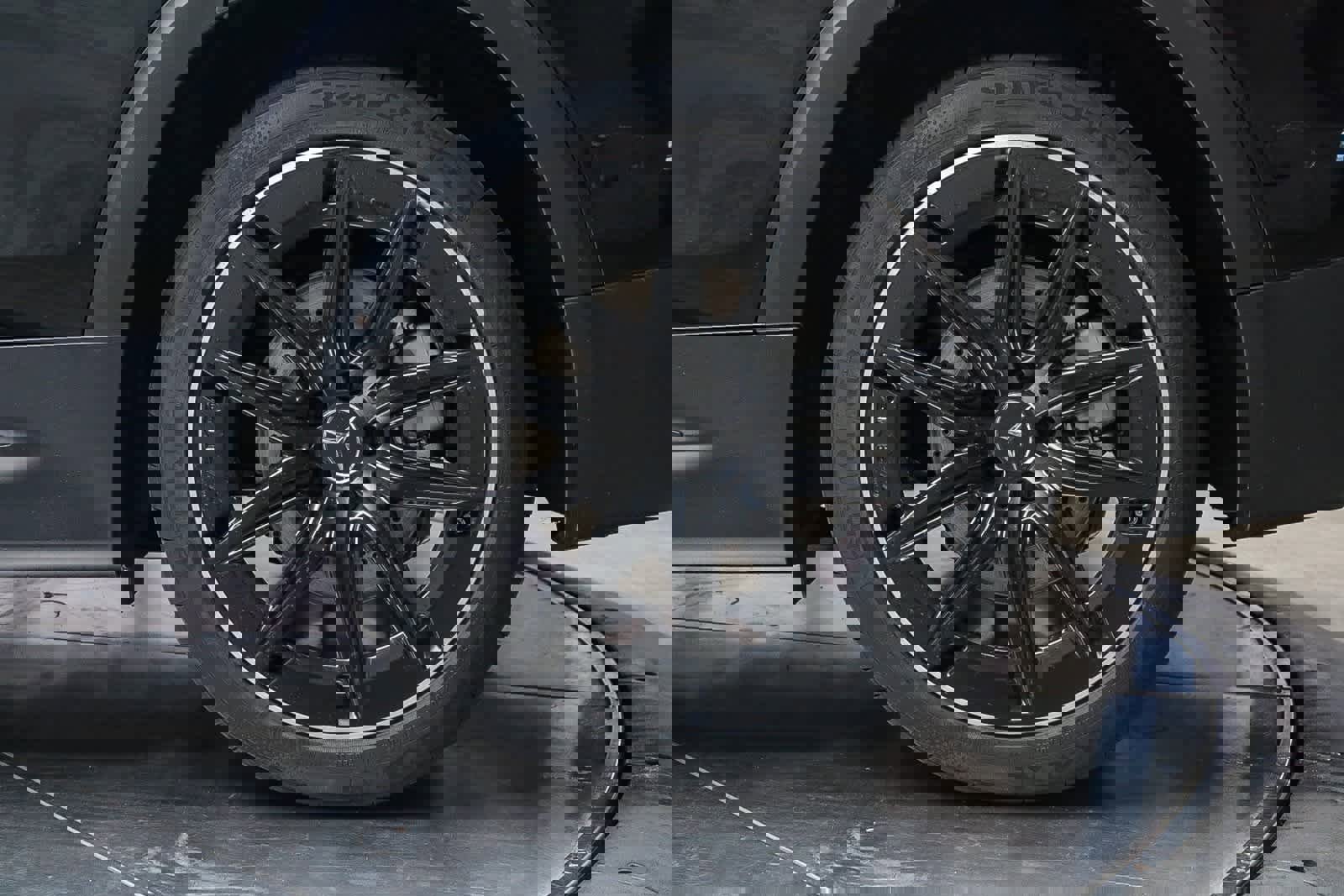 New 2025 Mercedes-Benz GLB 35 AMG 4MATIC image 11