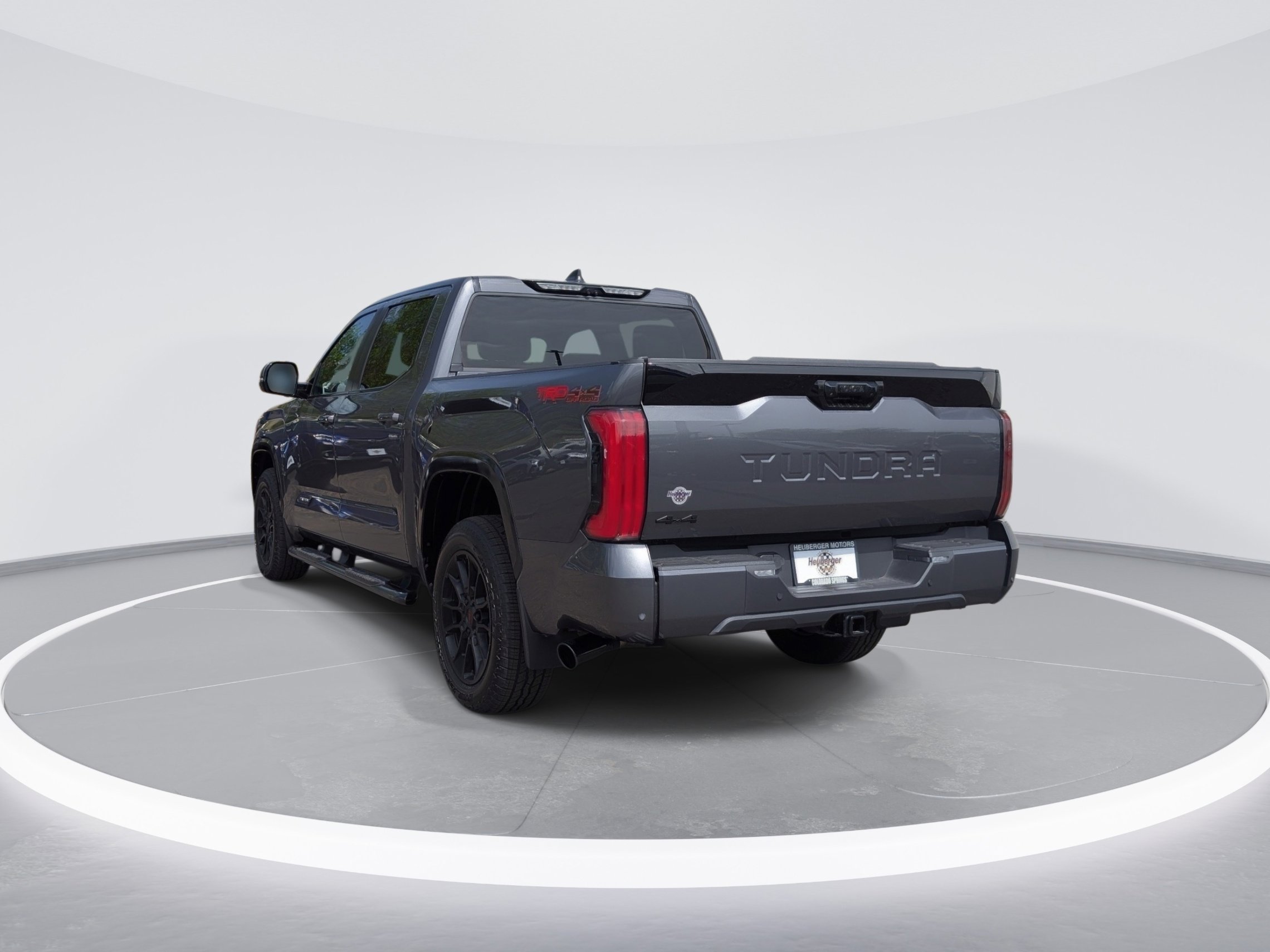 Used 2026 Toyota Tundra Platinum w/ TRD Off-Road Package AWD/4WD image 5