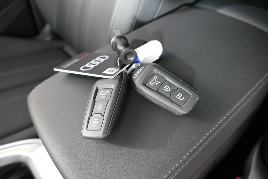 Certified 2025 Audi Q5 Premium w/ Convenience Package AWD/4WD image 22