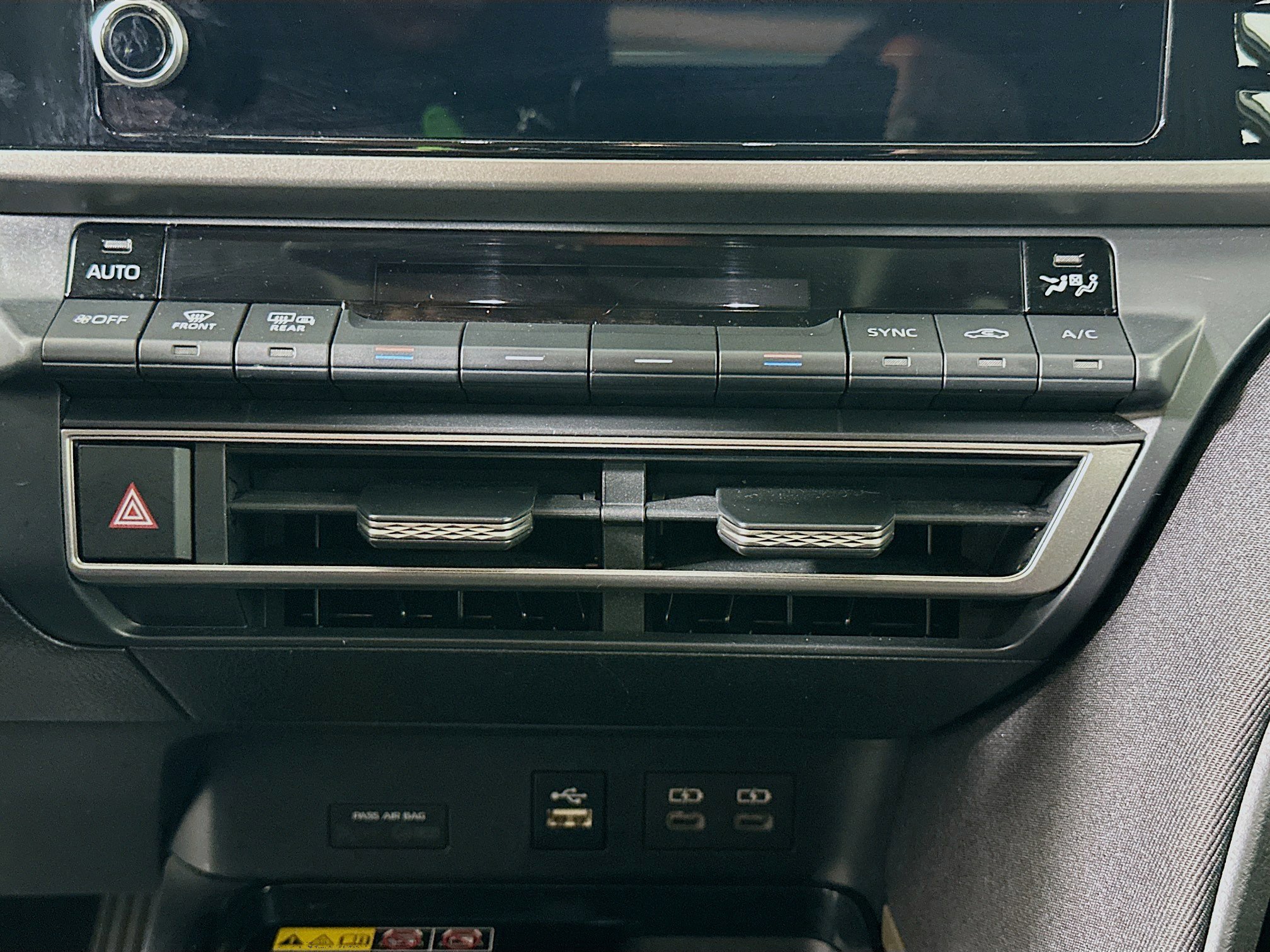 Used 2025 Toyota Camry LE image 23