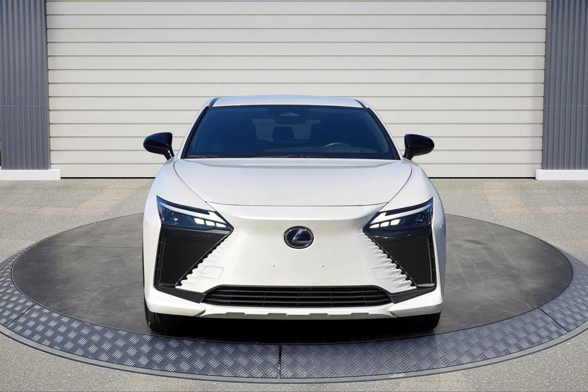 Used 2024 Lexus RZ 300e Premium image 2