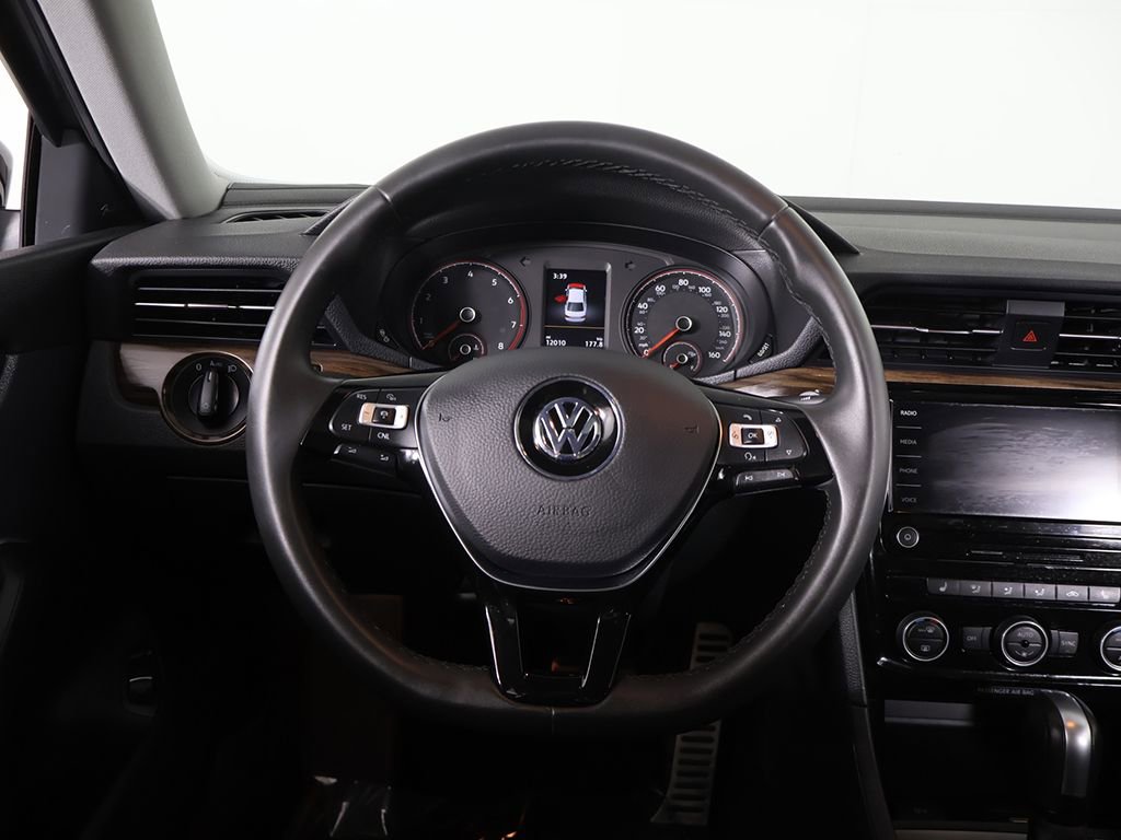 Used 2022 Volkswagen Passat 2.0T FWD image 42