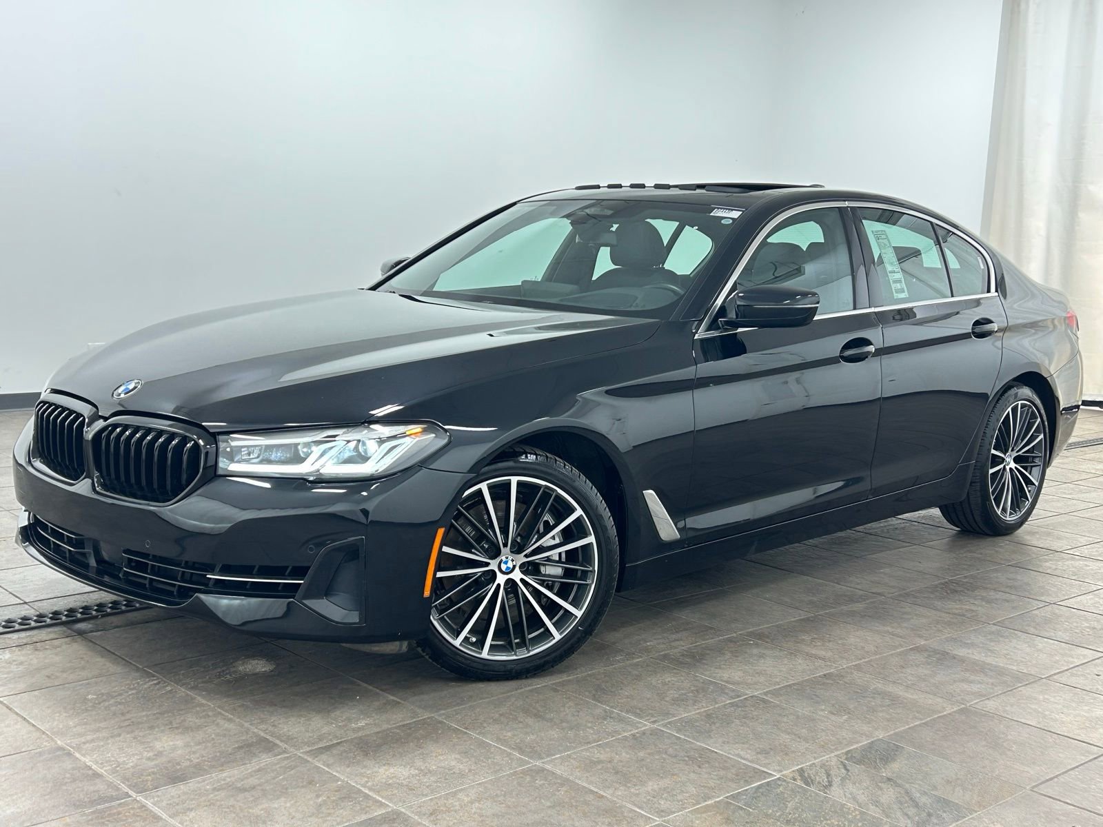 Used 2023 BMW 540i xDrive w/ Premium Package image 1