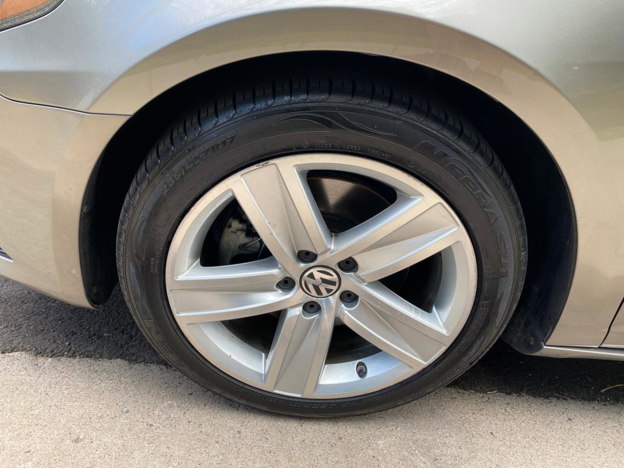 Used 2014 Volkswagen CC Sport image 25