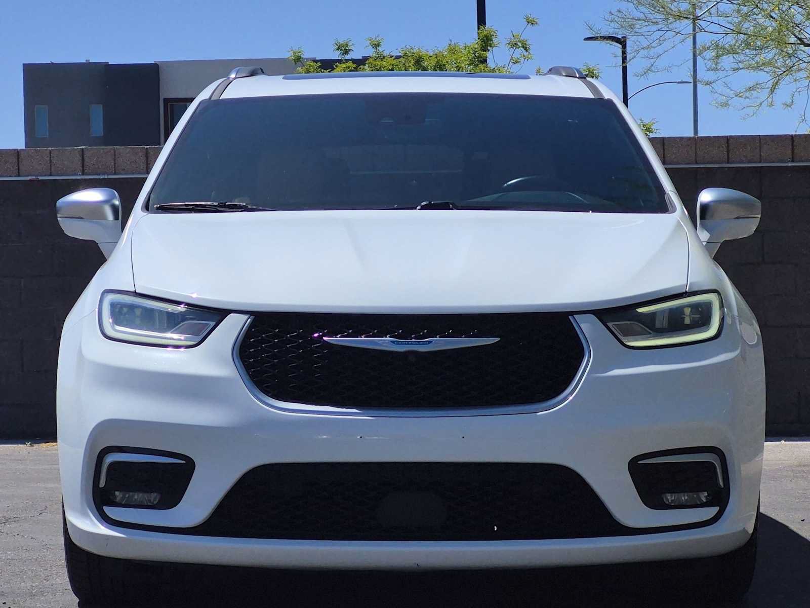 Used 2021 Chrysler Pacifica Pinnacle FWD image 4