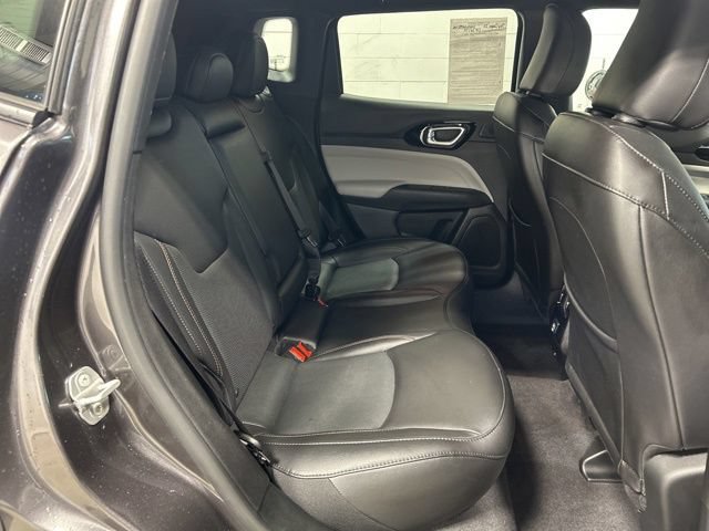 Used 2023 Jeep Compass Limited w/ Sun and Sound Group AWD/4WD image 18