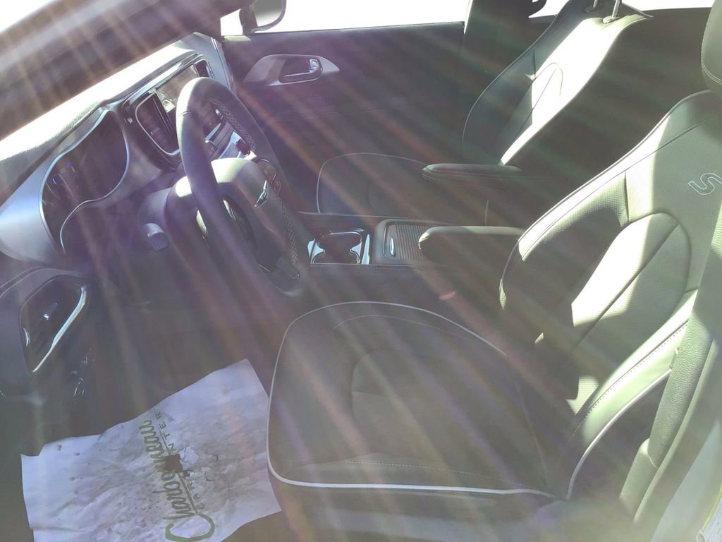 New 2026 Chrysler Pacifica Limited w/ S Appearance Package image 10