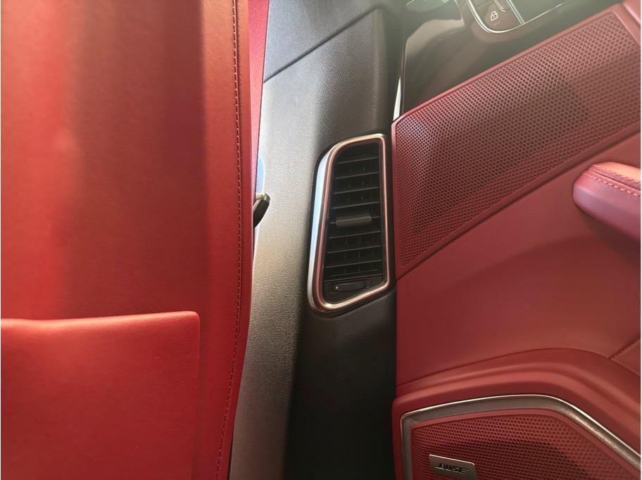 Used 2021 Porsche Panamera image 32