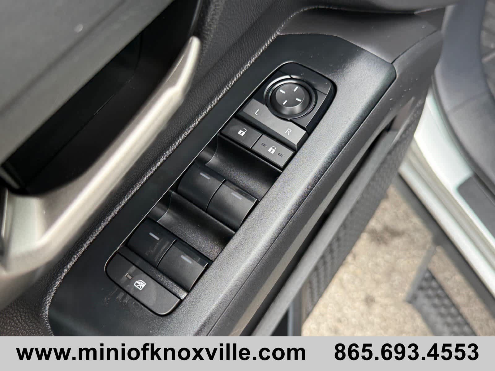 Used 2024 Toyota Tacoma TRD Sport AWD/4WD image 17