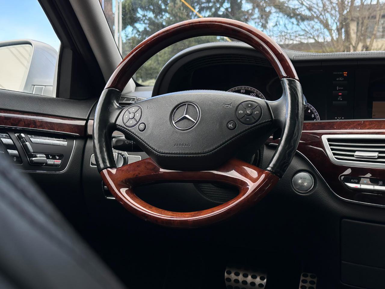 Used 2010 Mercedes-Benz S 550 4MATIC image 21