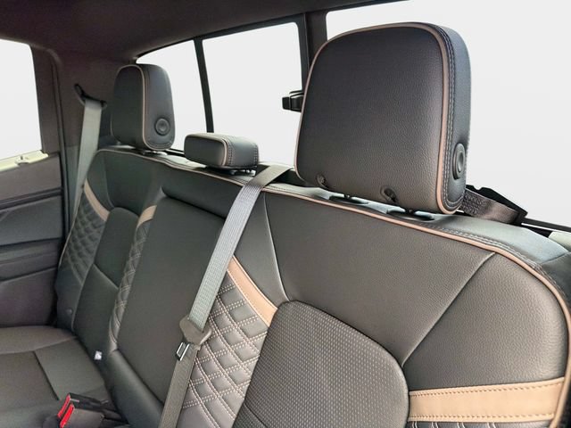 New 2026 GMC Canyon Denali w/ LPO, Denali Black Edition AWD/4WD image 11