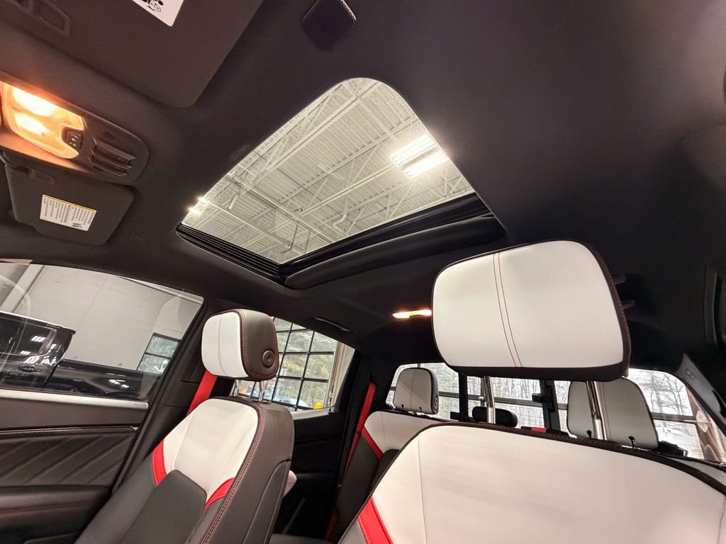 Used 2024 GMC Canyon AT4X image 25