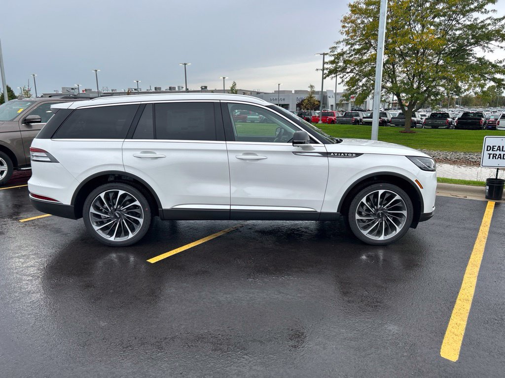 New 2026 Lincoln Aviator Reserve AWD/4WD image 7