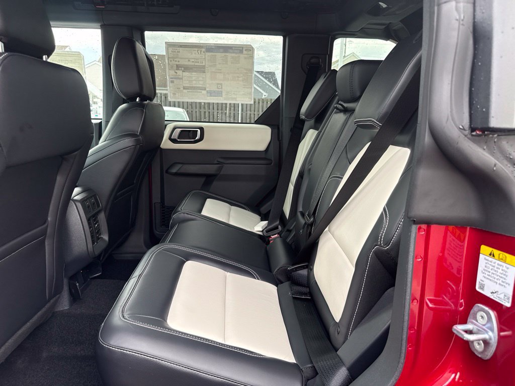 New 2026 Ford Bronco Outer Banks w/ Sasquatch Package AWD/4WD image 16