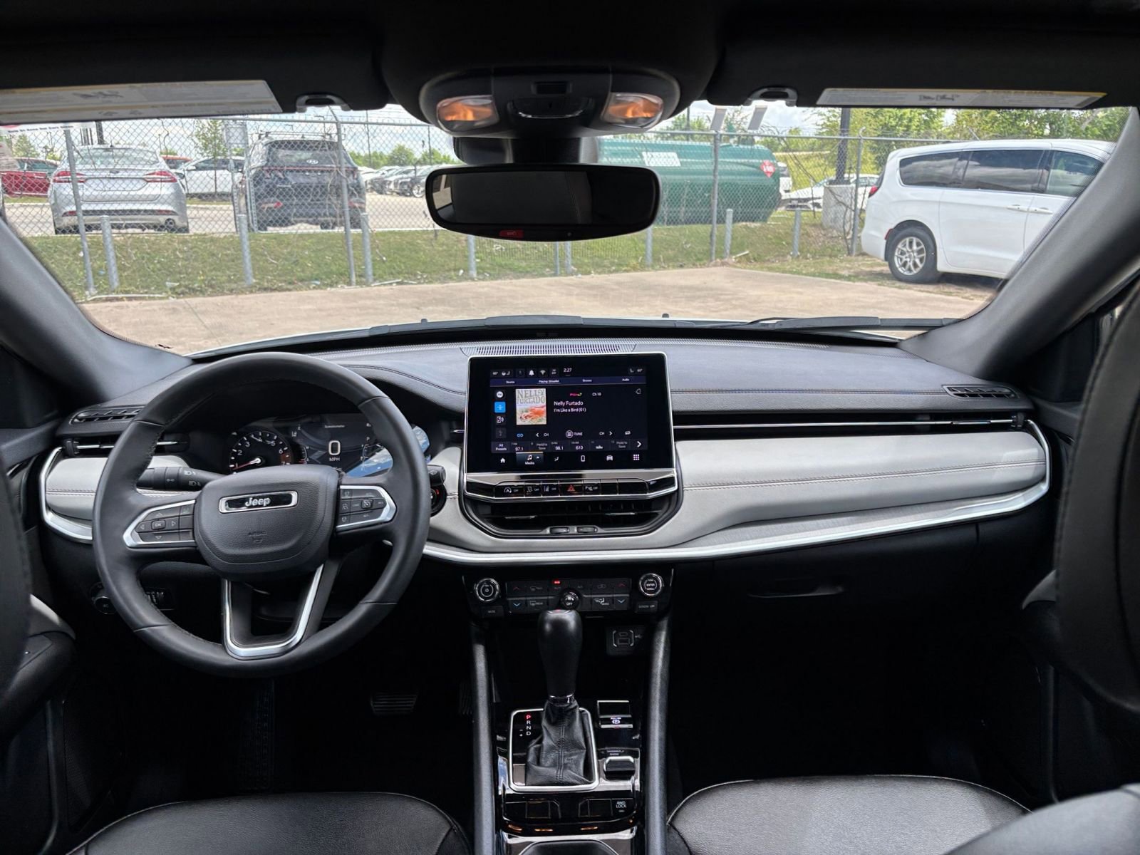 Used 2025 Jeep Compass Limited image 34