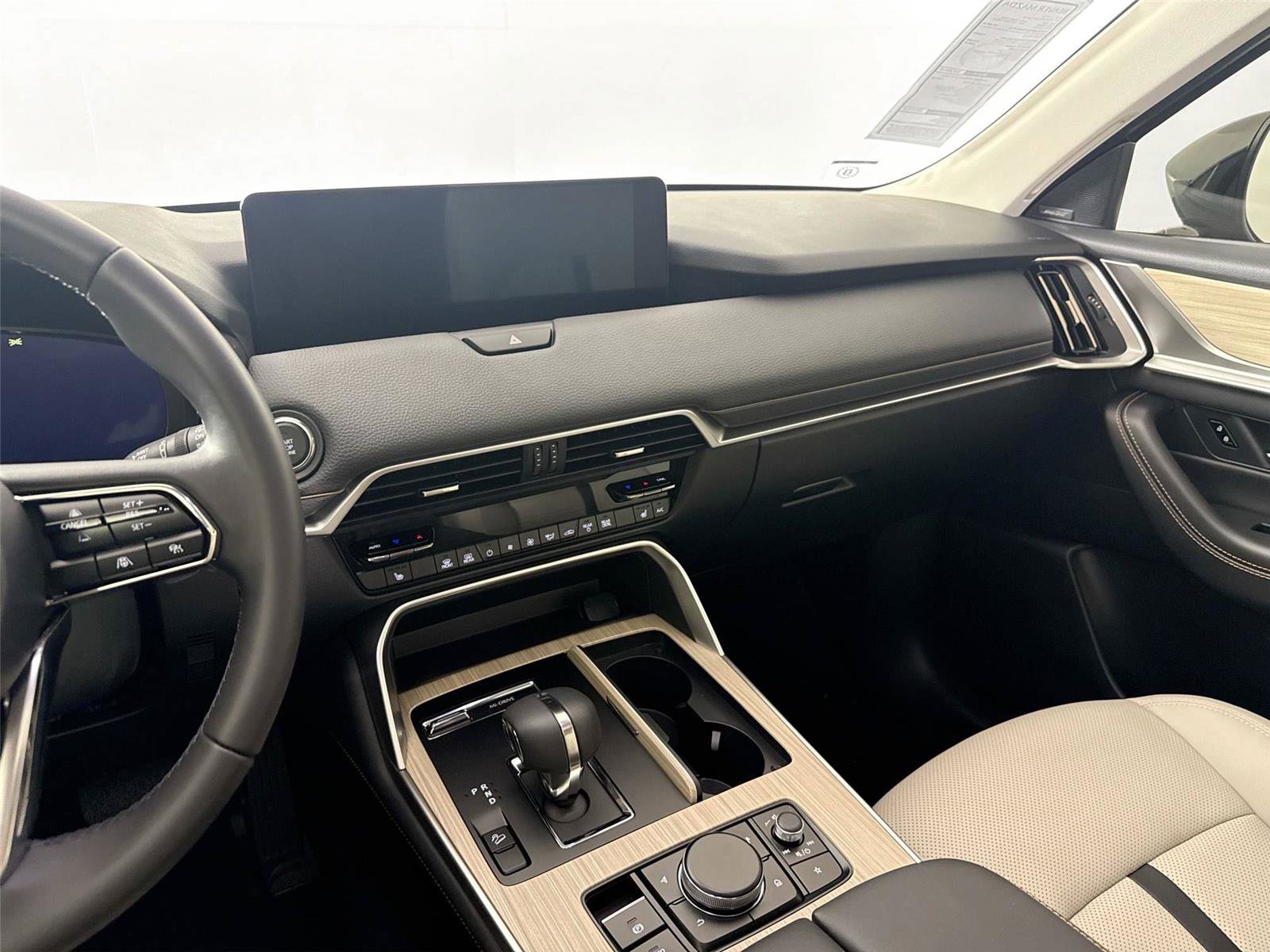 Certified 2025 MAZDA CX-70 3.3 Turbo w/ Premium Package image 37