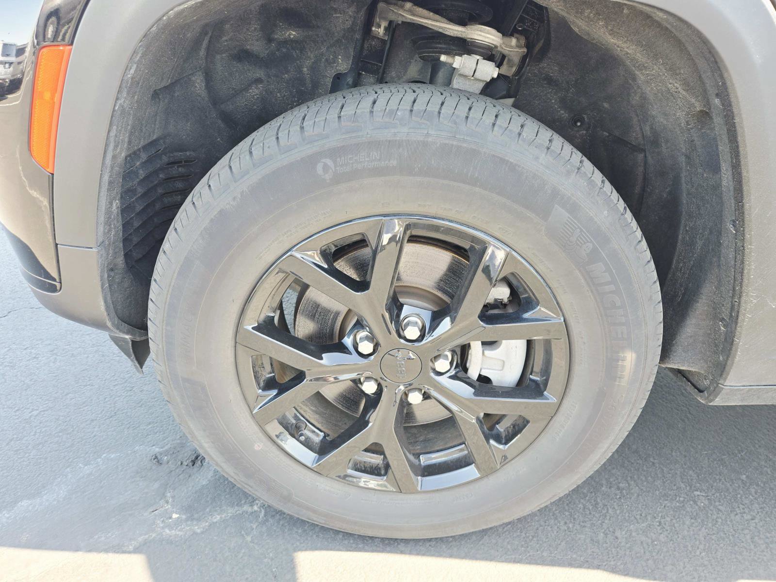 Used 2024 Jeep Grand Cherokee L Altitude AWD/4WD image 22