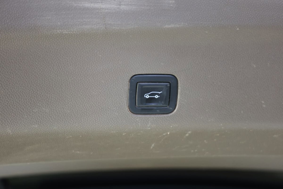 Used 2021 GMC Yukon Denali w/ Denali Premium Package AWD/4WD image 36